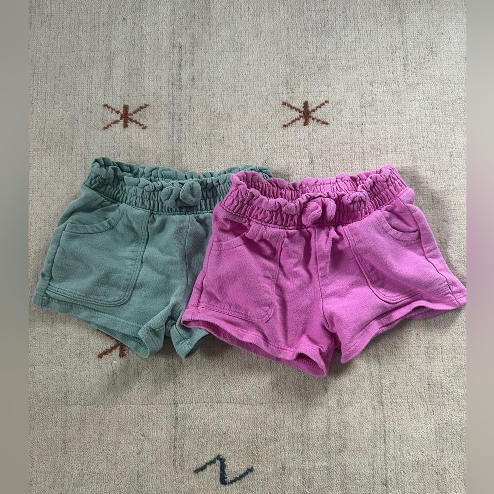 Toddler girls pull-on shorts with bow detail, size 3T in green and pink